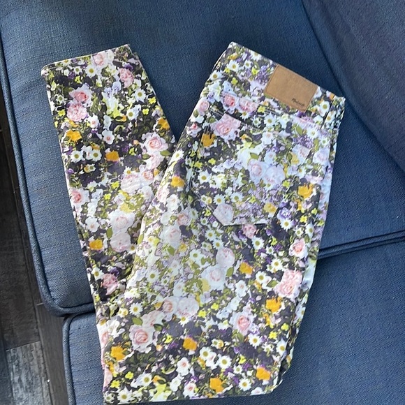 Madewell Denim - 𝅺MADEWELL Skinny Skinny Ankle, Floral Print, Size 28. 97% Cotton/3% Elastane